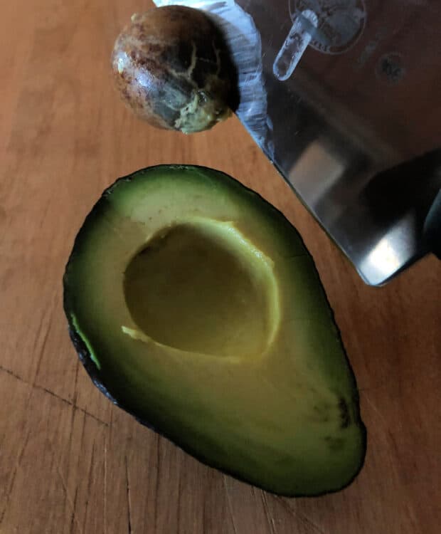 safe pit removal from avocado tips for cutting