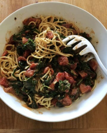 a serving bowl of easy weeknight pasta and sauce