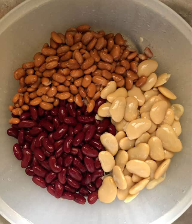 3 types of beans in a bowl