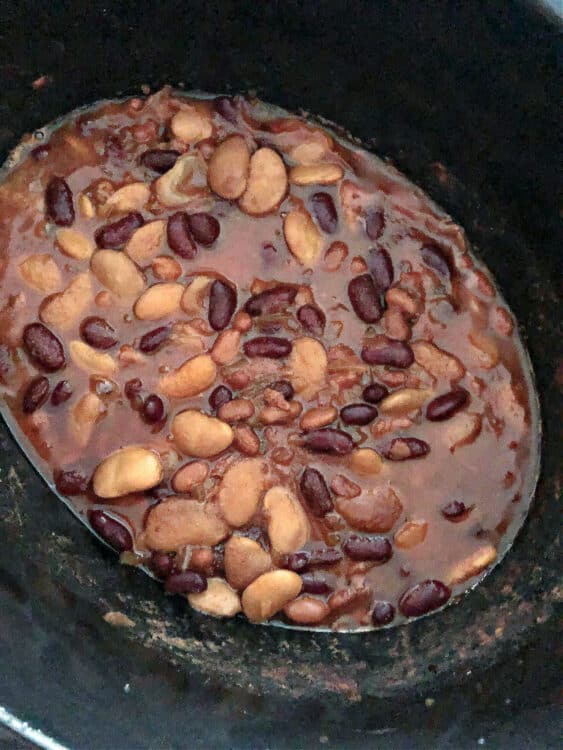 cooked vegetarian baked beans in a slow cooker