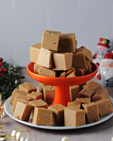 Biscoff fudge on a serving tray ready to eat