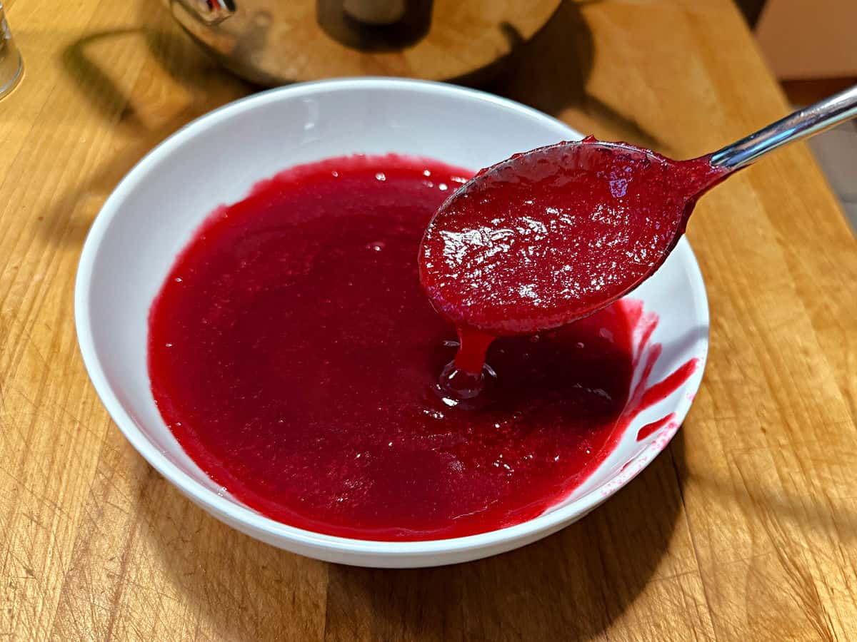 strained sauce in a bowl ready to cover and chill.